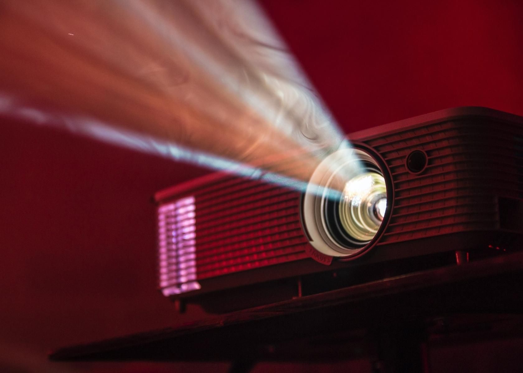 Best Projector For Gaming in 2022: A Comprehensive Guide